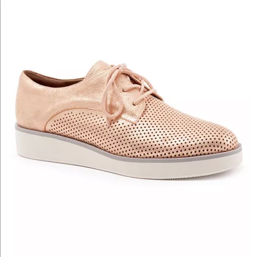 SoftWalk
Willis Lace Up Oxfords